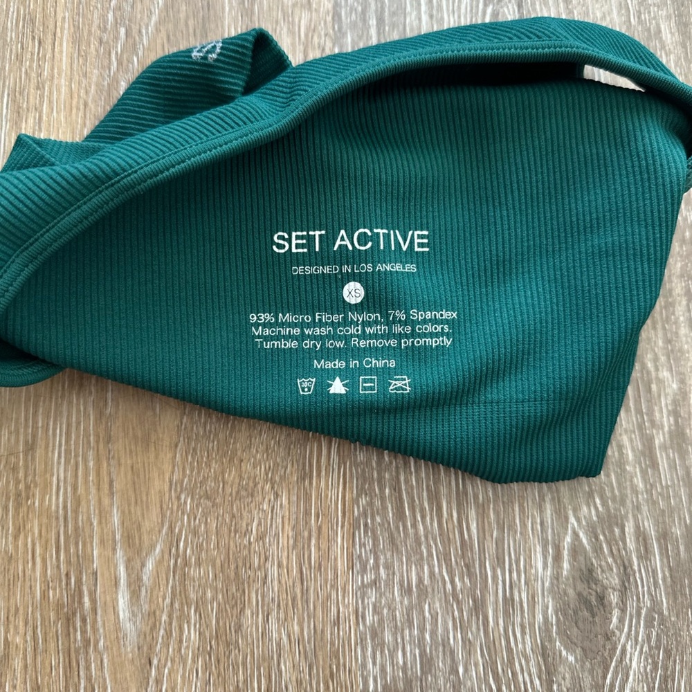 SET ACTIVE NWT Asymmetric Sports Bra Deep Green SIZE EXTRA SMALL Activewear Yoga - Picture 5 of 5